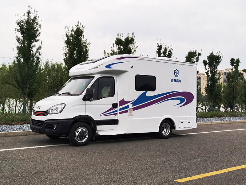 依维柯C型-小额头-豪华KTV-隐藏床