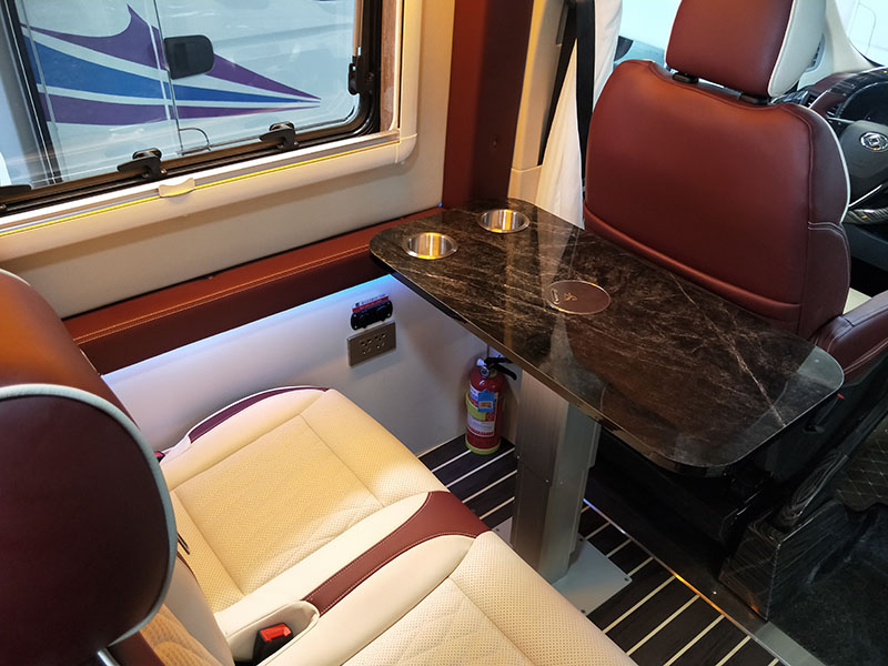 V90加长轴超高顶-后横床-吊床-抽拉卫生间