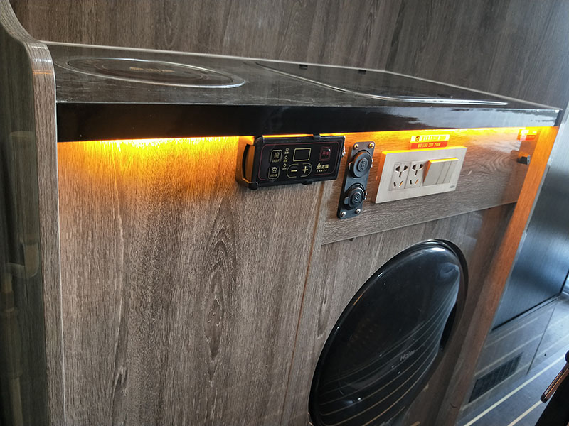 V90加长轴超高顶-后横床-吊床-抽拉卫生间