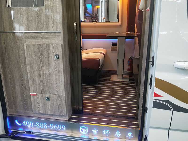 V90加长轴超高顶-后横床-吊床-抽拉卫生间