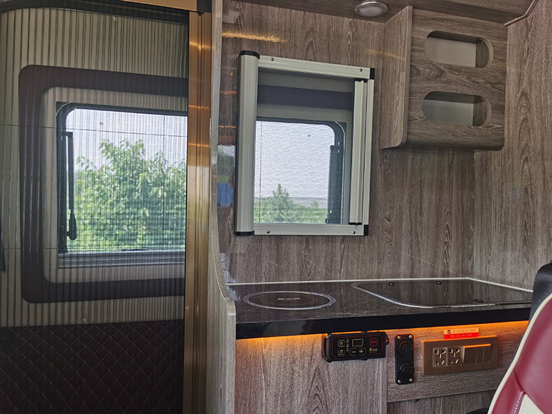 V90加长轴超高顶-后横床-吊床-抽拉卫生间