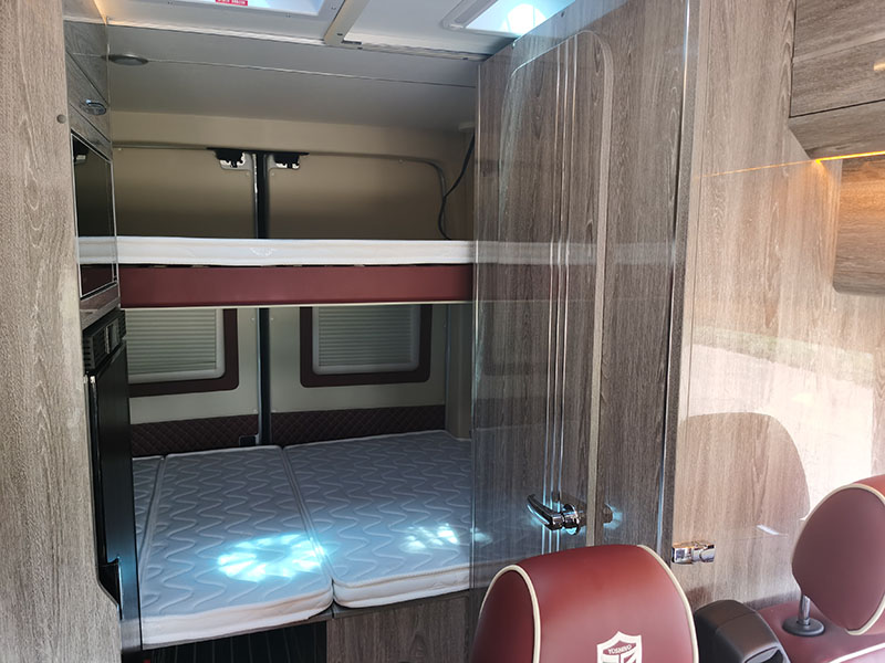 V90加长轴超高顶-后横床-吊床-抽拉卫生间