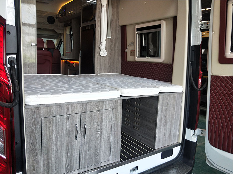 V90加长轴超高顶-后横床-吊床-抽拉卫生间