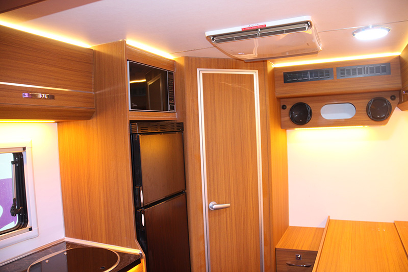 大通V90-C型房车