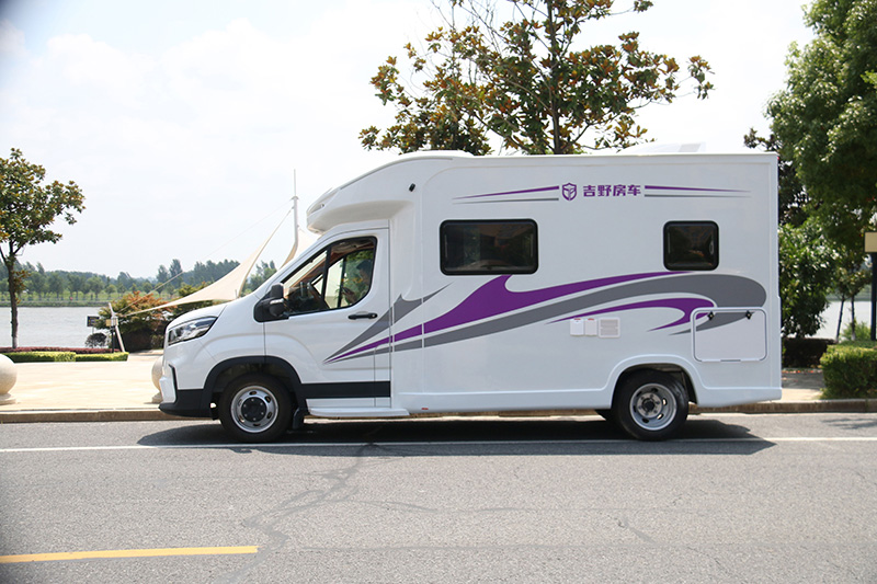 大通V90-C型房车