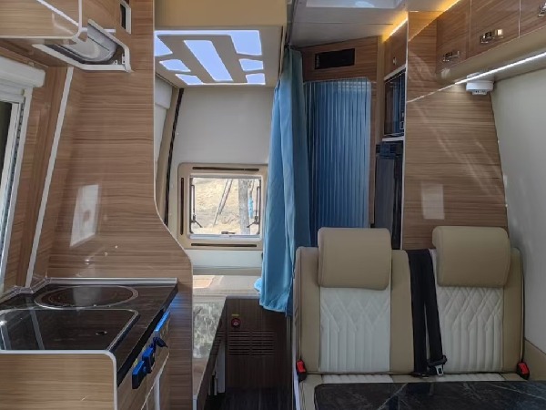 江铃福顺长轴高顶B型房车 售价249800